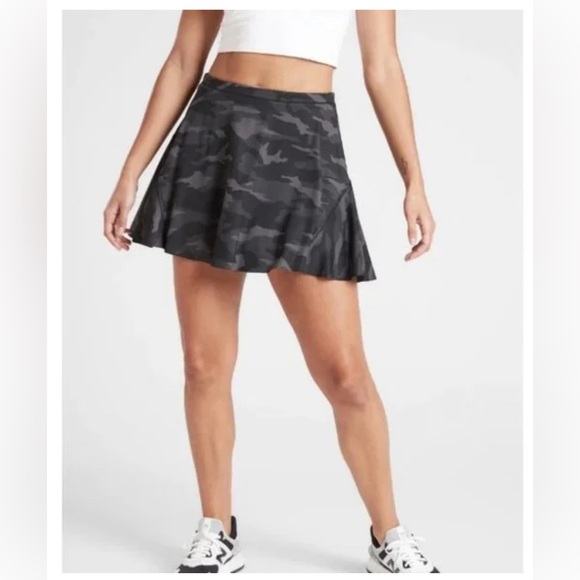 Athleta Pants - Athleta Black Camo Matchpoint Skort